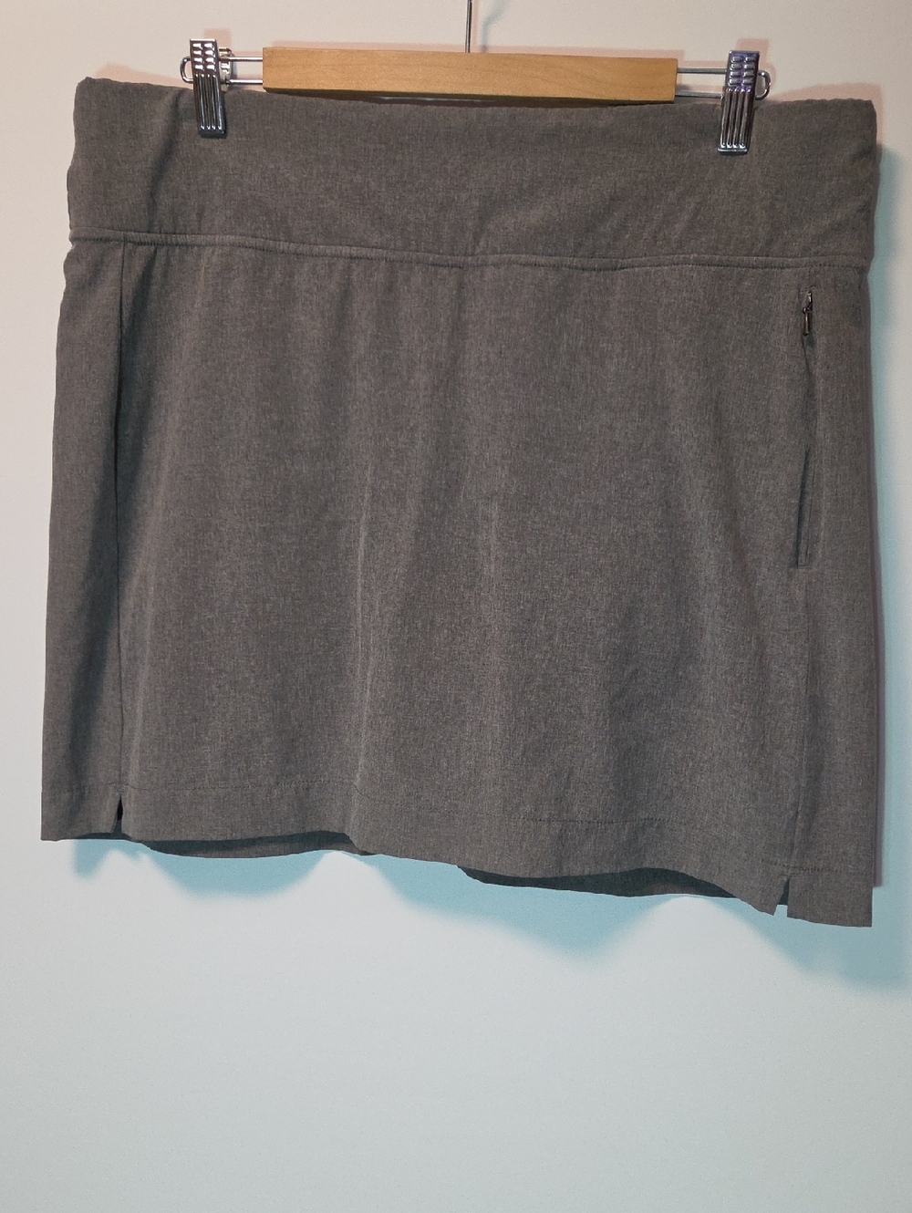 Cloudveil Gray Skort Performance Stretch Pull On Zip Pocket L